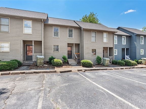 3rd image of 343 Old Greenville Hwy APT 10