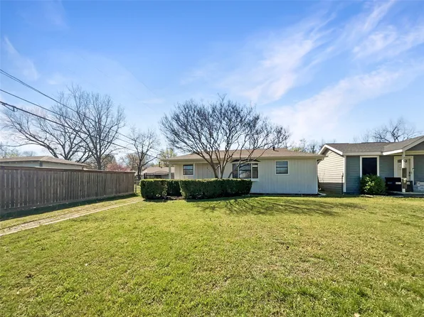 8401 Hanon Dr, White Settlement, TX 76108
