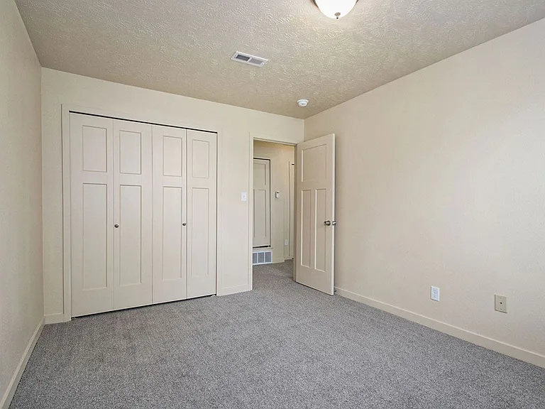 Old Farm Apartments — Photo 29