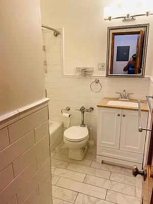 Rented by Bank Neary | media 44