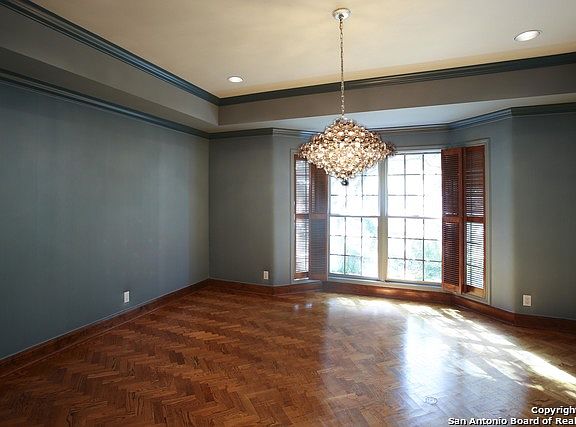 3rd image of 3 Mallory Ln