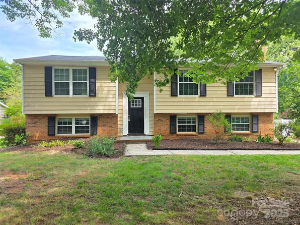 7021 Willow Bend Ln, Mint Hill, NC 28227