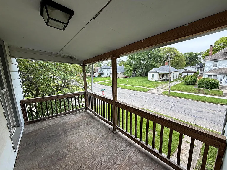1132 N Gilbert St — Photo 23
