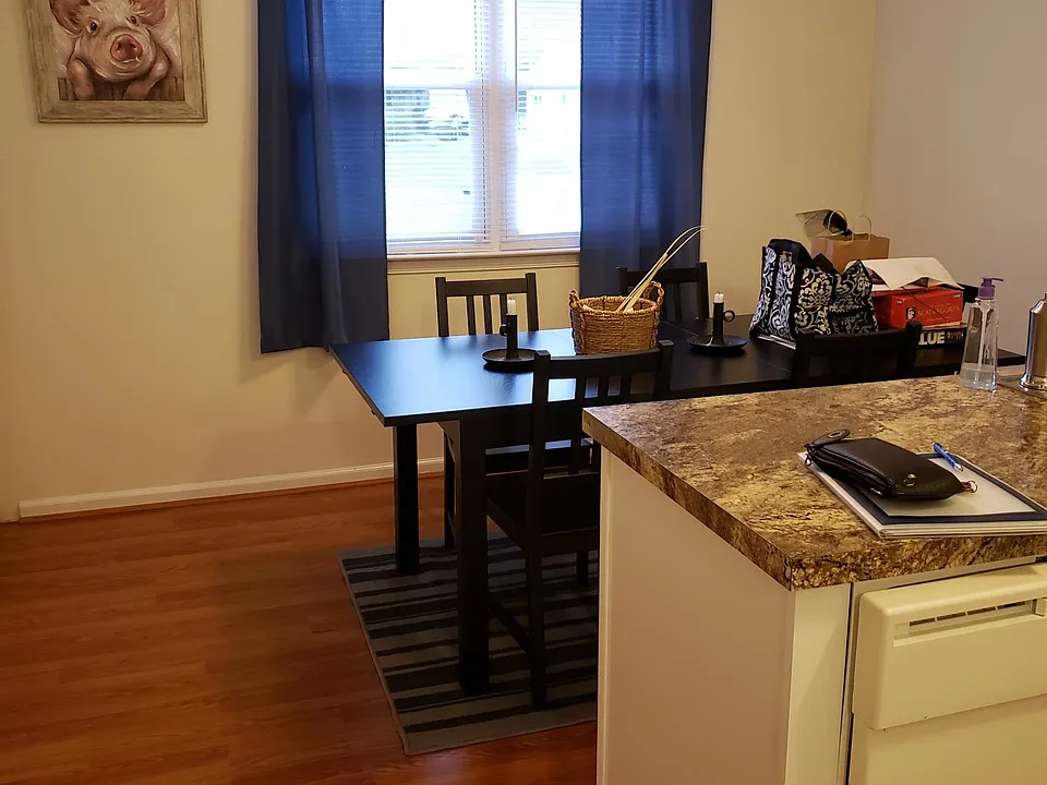 Eat in kitchen