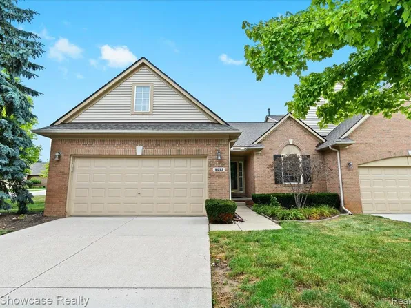 8052 Springdale Dr, White Lake, MI 48386