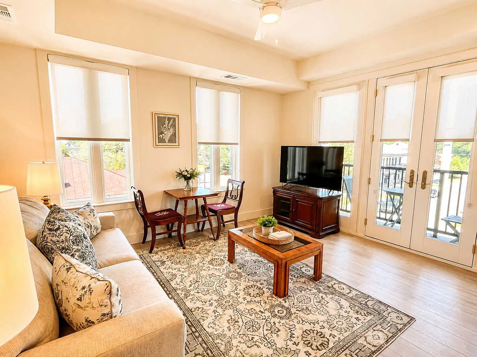1 bed, 1.0 bath, 710 sqft, $2,252 — Photo 3
