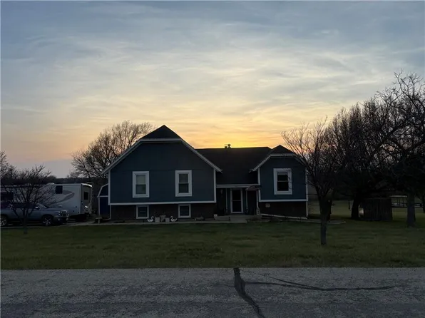 19817 S Clare Rd, Spring Hill, KS 66083