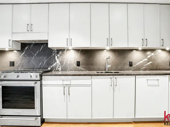 554 4th Avenue image 1 of 21