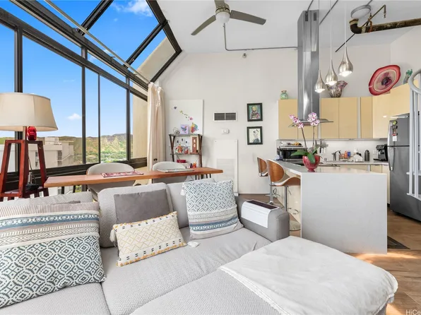 300 Wai Nani Way Ph 11, Honolulu, HI 96815