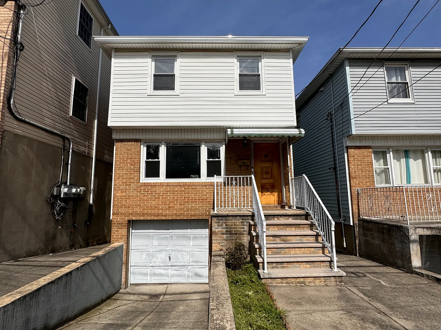 3 bed, 1.5 bath, 1600 sqft, $4,150 — Photo 1