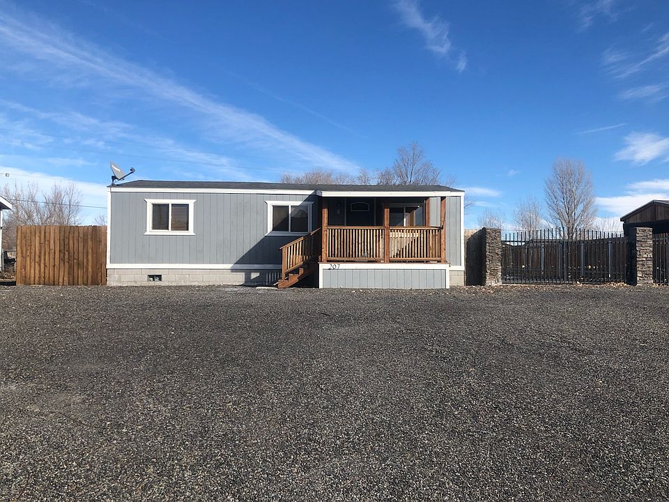 2nd image of 207 Lupin Dr