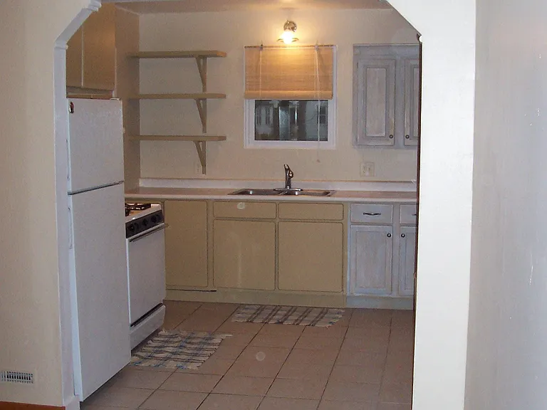 2441 Hoard St — Photo 4