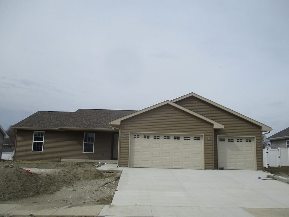1st image of 136 Wilshire Dr