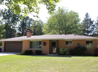 3207 Saint Marys Dr, Midland, MI