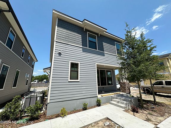 5th image of 2962 COLLEGE Street