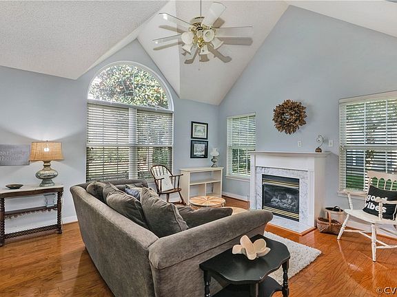 4th image of 619 Hazeltine Ct