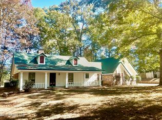 1328 Arbor Ct, Carthage, MS 39051