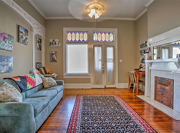 3rd image of 1008 Louisa St