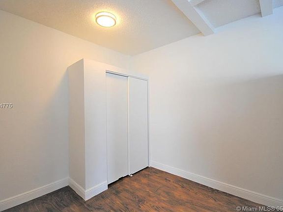 5th image of 1017 Jefferson Ave APT 106