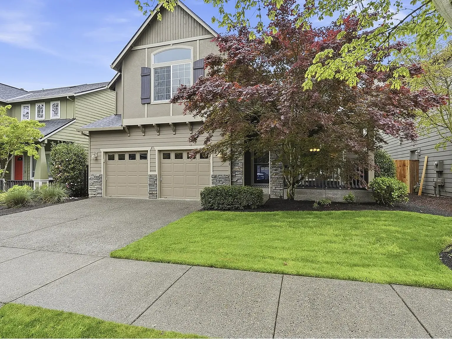 5 bed, 2517 sqft, $3,795 — Photo 2