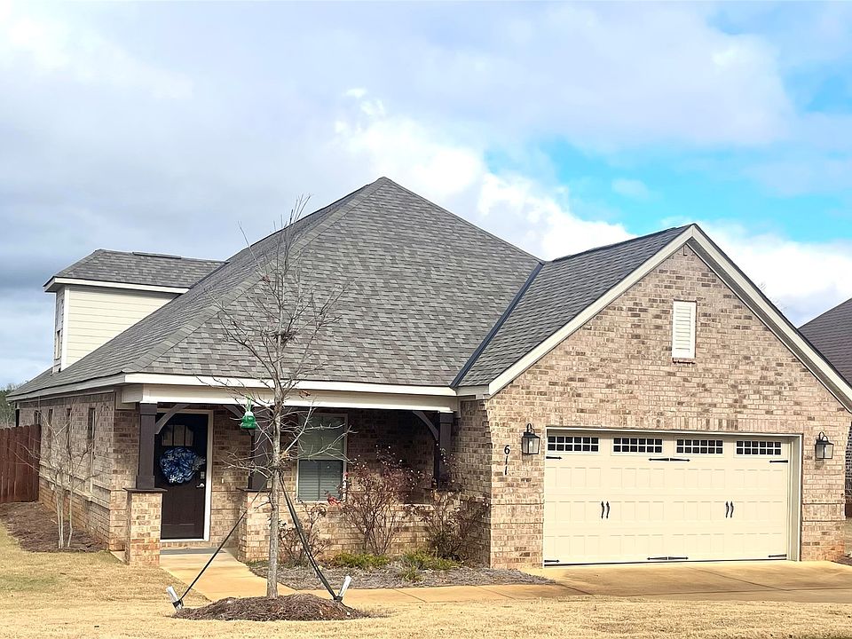1st image of 611 Lily Dr