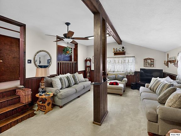 3rd image of 400 Ridgewood Ave