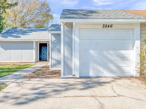3246 Fox Lake Dr, Tampa, FL 33618