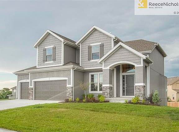 20061 W. 107th Terrace in Woodland Manor Subdivision