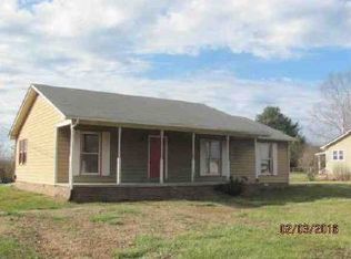 13 Village Park Dr, Fayetteville, TN 37334
