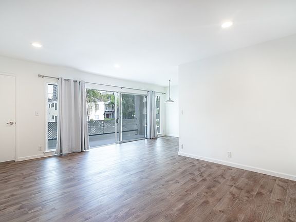 4th image of 10755 Ohio Ave APT 4