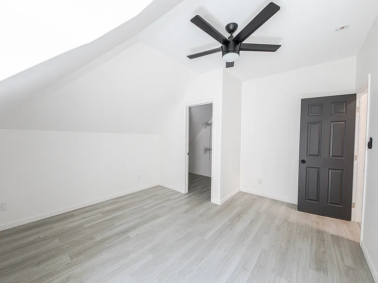 2620 May St #6 — Photo 10