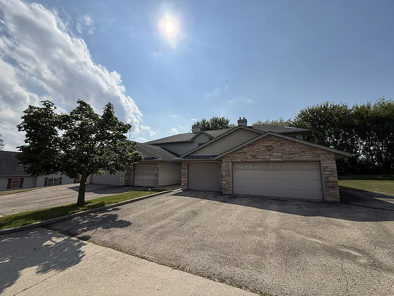 5118 Paulson Ct — Photo 10
