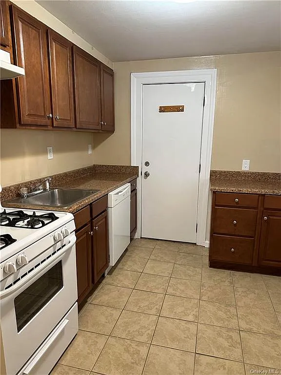 26 Catherine St #1 photo 1