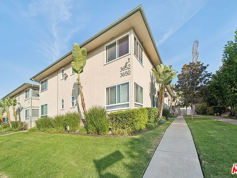 3652 Carmona Ave #6 — Photo 15