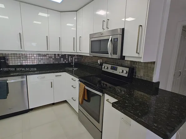 2750 NE 183rd St APT 301, Aventura, FL 33160
