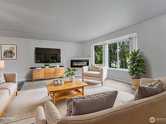 4th image of 19914 69th Avenue Ct E