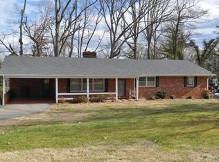 3581 Community Church Rd, Pfafftown, NC 27040