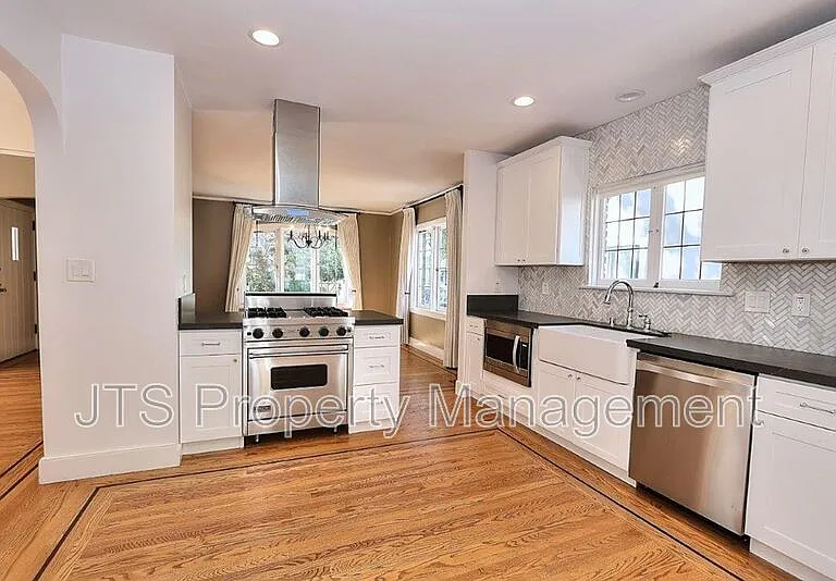 937 Sonoma Way — Photo 37