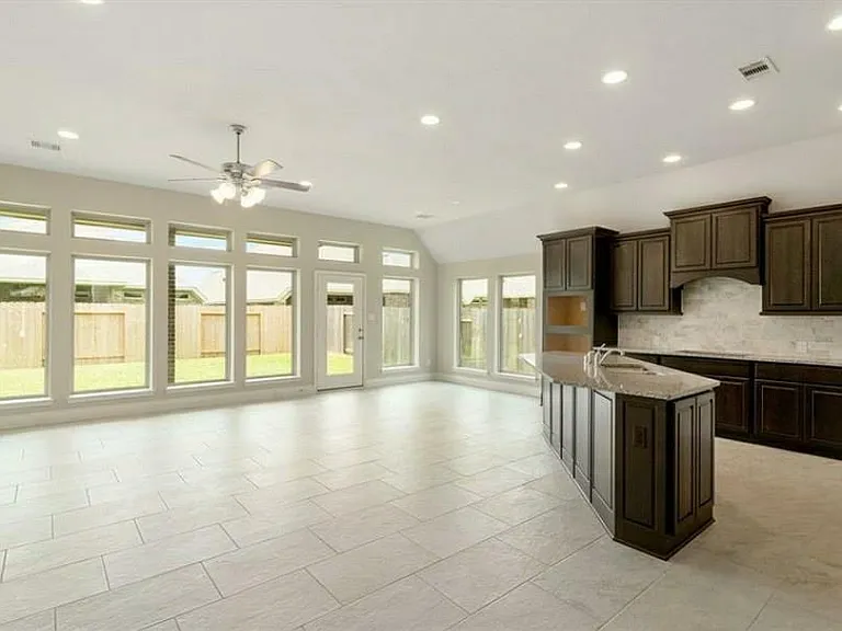 1335 Paradise Creek Ln — Photo 3