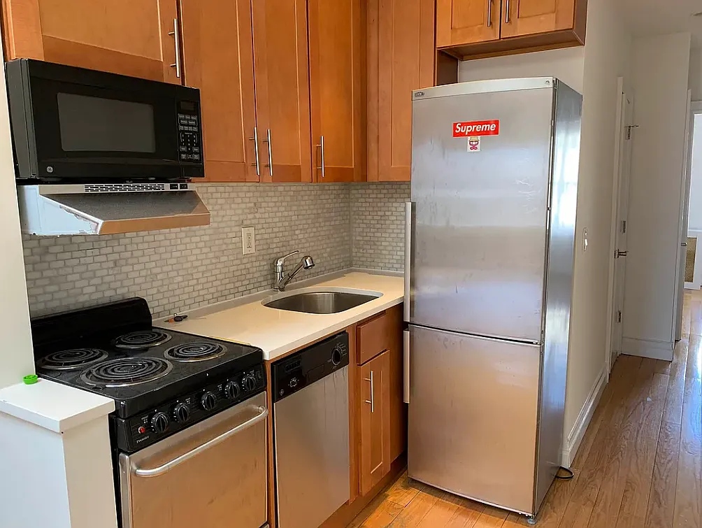 209 East 5th Street — Photo 3