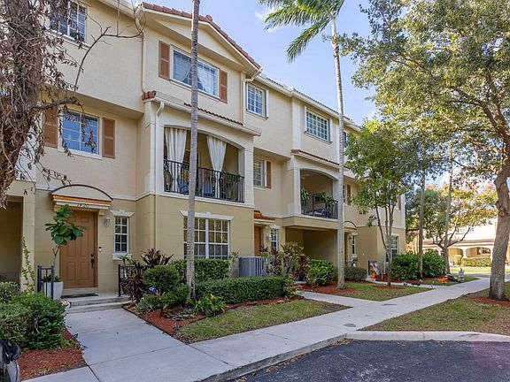 2nd image of 1422 E Wickham Circle #1422