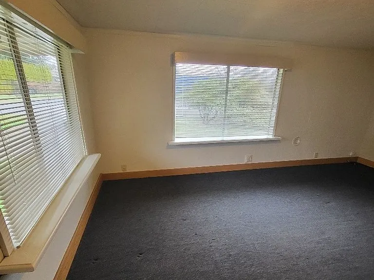 123 Wesarge Rd — Photo 4