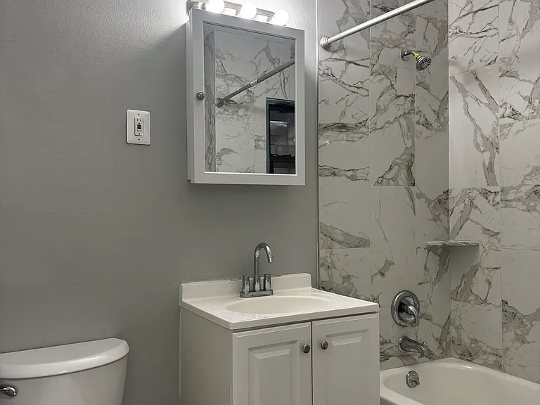 337 E Grand Ave #6A — Photo 9