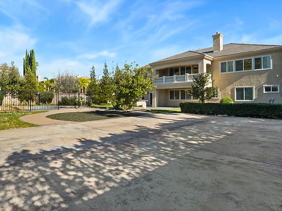 5th image of 18549 Clydesdale Rd
