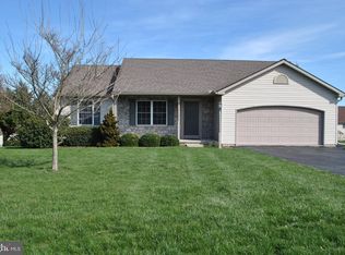 135 Torrey Pines Dr, Mount Wolf, PA