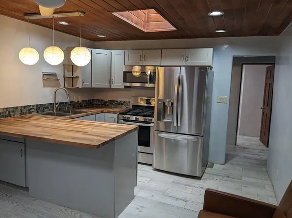 5 Montoya Cir #B, Santa Fe, NM 87501