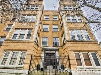 3007 W Belle Plaine Ave APT 1, Chicago, IL, 60618