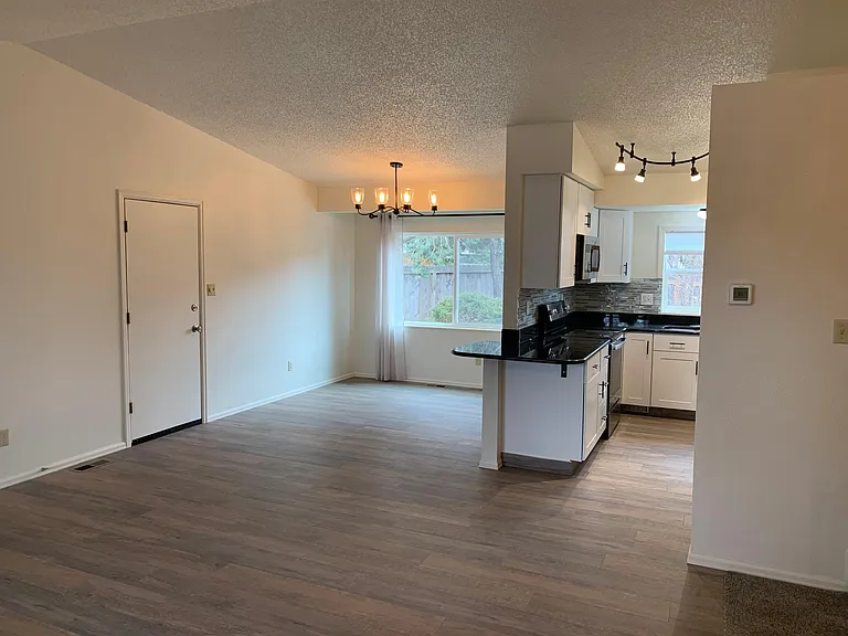 2950 Banderas Ln — Photo 6
