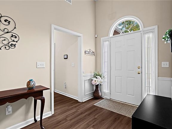 5th image of 2014 Devonhurst Dr