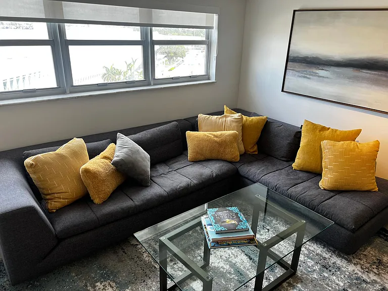 1881 Washington Ave #11 — Photo 4
